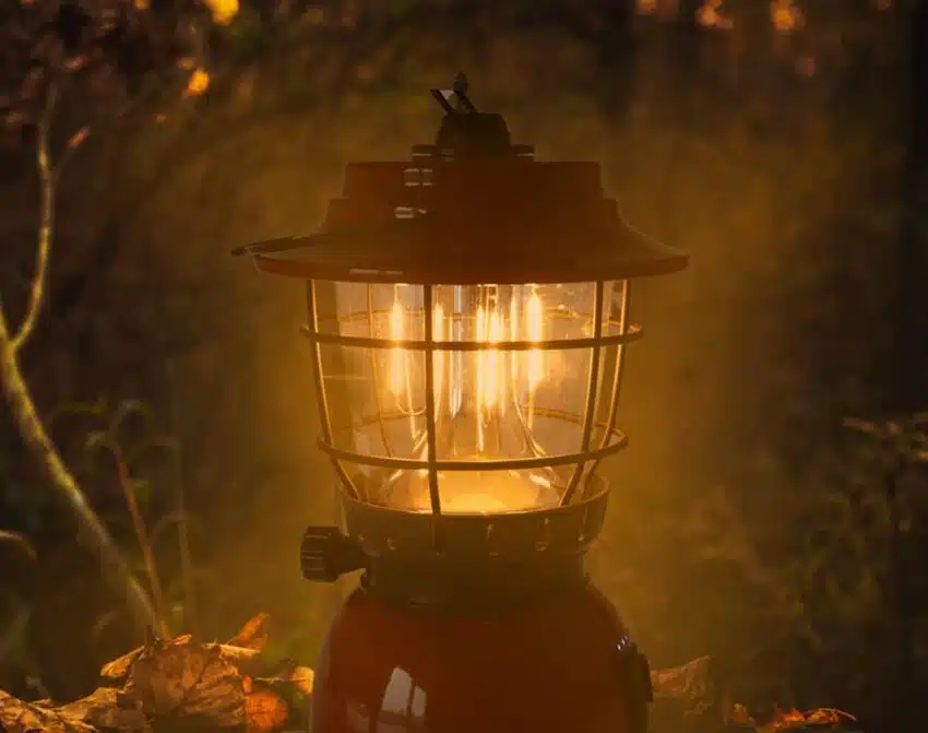 OSEAN Oppladbar Campinglykt - Rød | Arctic-Fritid.no