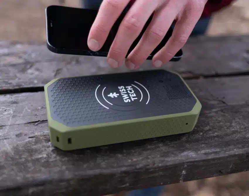 SwissTech 20,000mAh trådløs powerbank | Arctic-Fritid.no